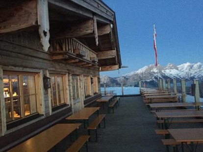 Hotel Immobilien - Pinzgau - TOP Bergrestaurant mit Apartments direkt an der Skipiste im Salzburger Land  zu verkaufen! - Kaufangebot  TOP-modernes Bergrestaurant mit Apartments - direkt an der Piste